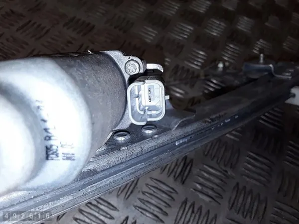 Régulateur de vitre Peugeot 107 OEM 698100h020 image 3