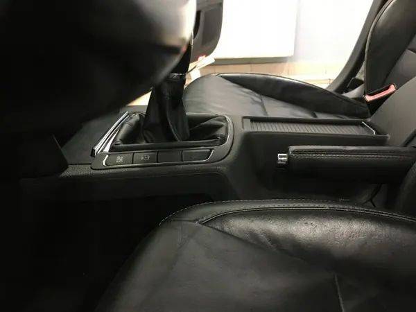 Tunnel central accoudoir Skoda Superb II OEM 3T0863241G image 4