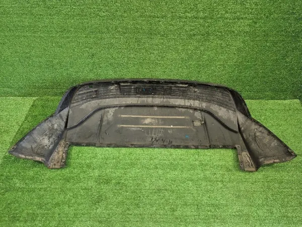 Porsche Taycan achterbumper diffusor OEM 9J1807983F image 3