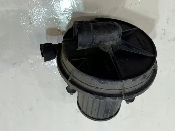 Toissijainen ilmamoottori Audi A8 D4 4.2 FSI image 2