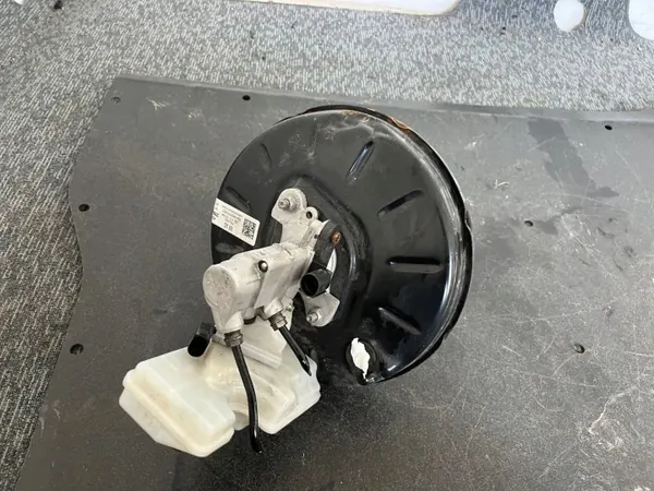 Servo de frein Volkswagen OE 5Q1614105CM d'occasion image 2
