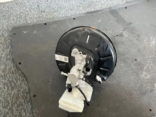 Servo de frein Volkswagen OE 5Q1614105CM d'occasion image 3