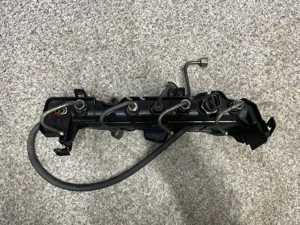 Brandstofregelaar sensor injector rail Suzuki Grand Vitara 2 image 3