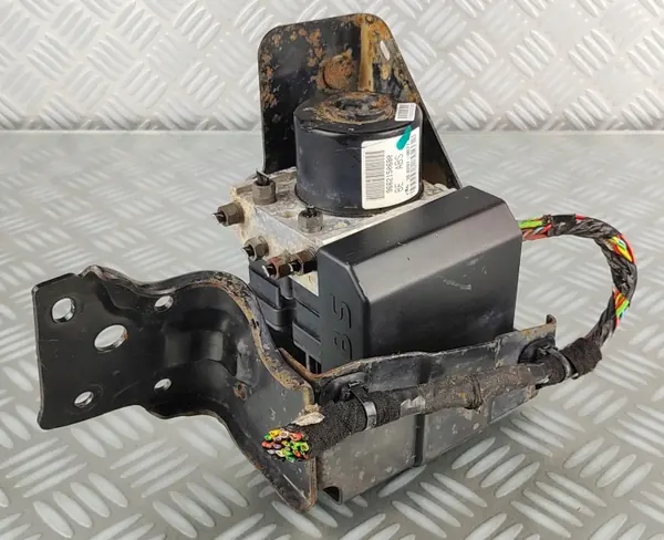 ABS-pump OEM 9662150680 - Begagnad image 2