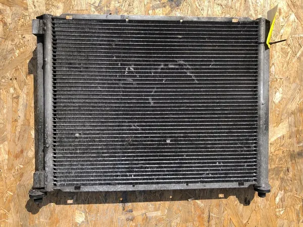Radiador Renault Clio II 2001 OEM 8200116110A image 3