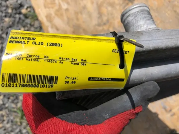 Radiador Renault Clio II 2001 OEM 8200116110A image 4