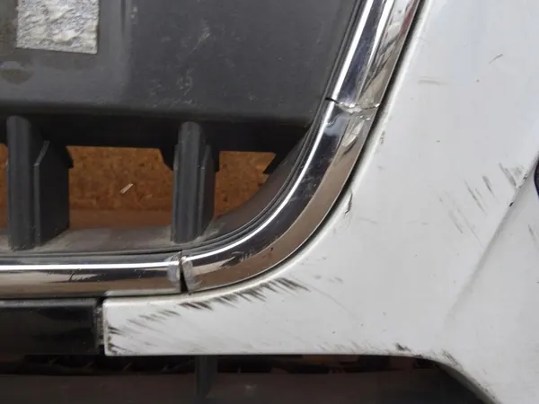 AUDI Q3 8U Parachoques Delantero con Rejilla y Sensores PDC OEM image 7