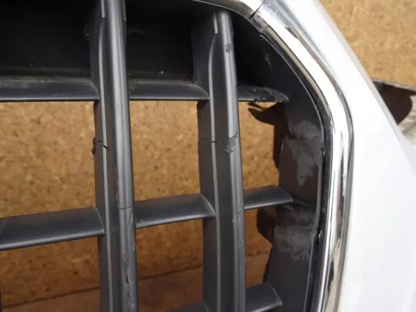 AUDI Q3 8U Parachoques Delantero con Rejilla y Sensores PDC OEM image 8