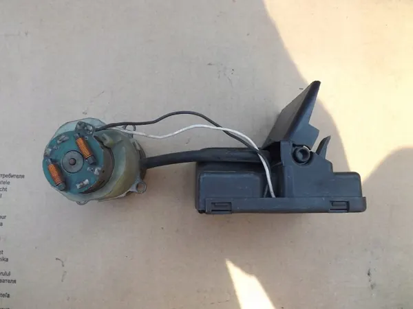 Mercedes A-klass W168 central låspump OEM 00782600 image 4