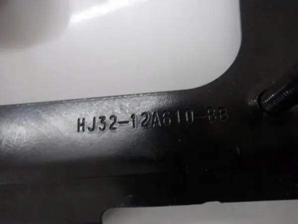 Soporte de escape OEM HJ32-12A610-BB para Evoque image 3
