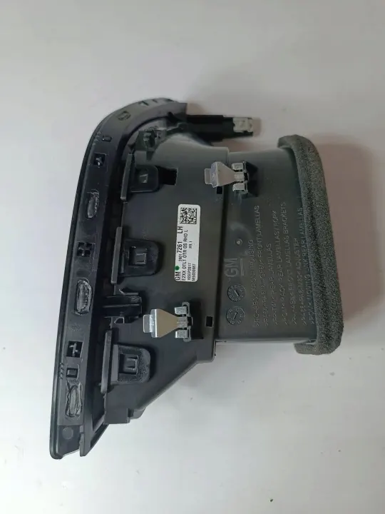 Grelha ventilação esquerda painel Opel Insignia B OEM 39017261 image 4