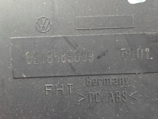 VW OEM 6E1858569B Juomahaltija Lupo 6X1:lle image 5
