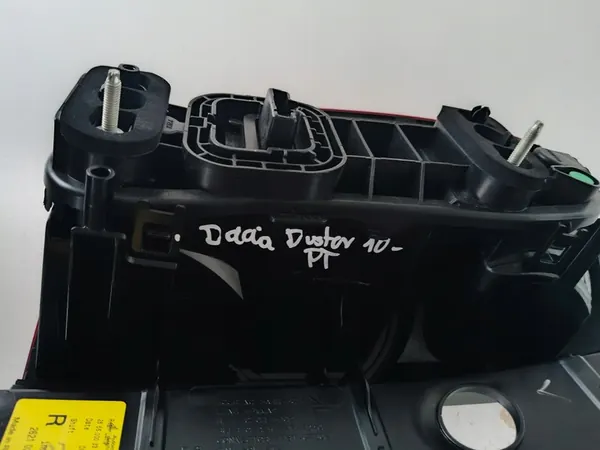 Höger baklampa Dacia Duster 10- image 4