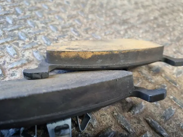 Skoda OE etujarrutulpaset OEM 6R0615115E image 4