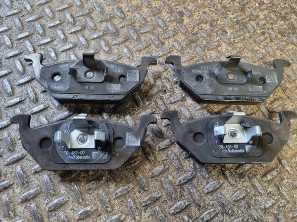Skoda OE etujarrutulpaset OEM 6R0615115E image 5