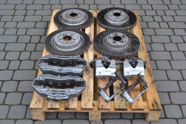 Jarruscheijat & Jarrupuristimet W205 C63 - Mercedes OEM image 2