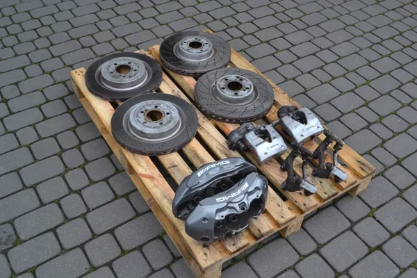 Jarruscheijat & Jarrupuristimet W205 C63 - Mercedes OEM image 3