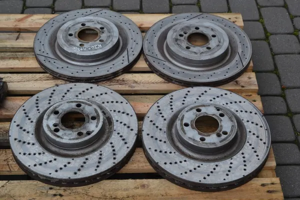 Jarruscheijat & Jarrupuristimet W205 C63 - Mercedes OEM image 7