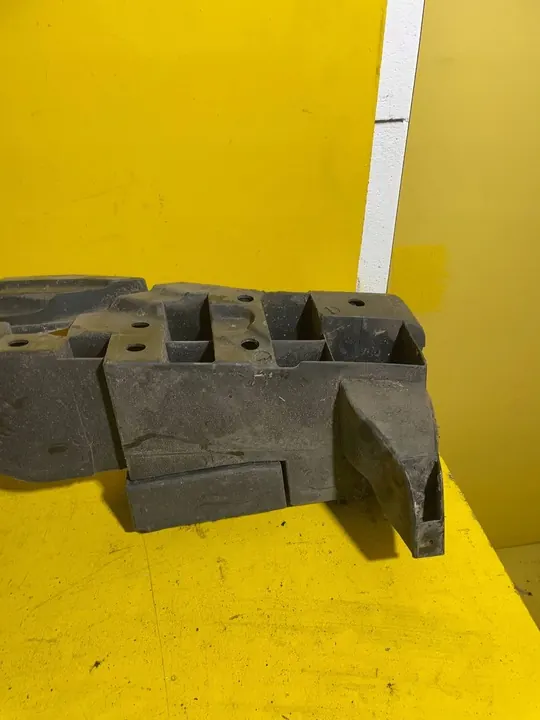 Renault Twingo II 2010 Suporte de para-choque traseiro image 5