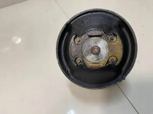 AUDI A4 B6 3.0 ASN Engine Mount 8E0199371D image 4