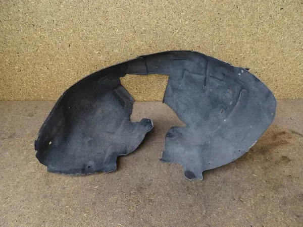 AUDI A5 8T Right Front Wheel Arch 8T0821172H image 4