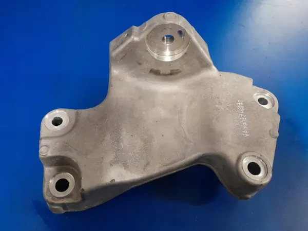 Support Moteur Droit OEM 68451120AB pour Wrangler 4xe image 2