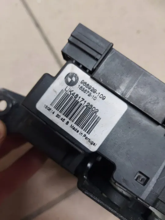 Fecho porta-malas BMW X5 OEM 966929-109 - Usado image 3