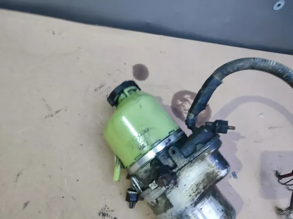 Pompe de direction assistée Opel Astra H TRW d'occasion image 4