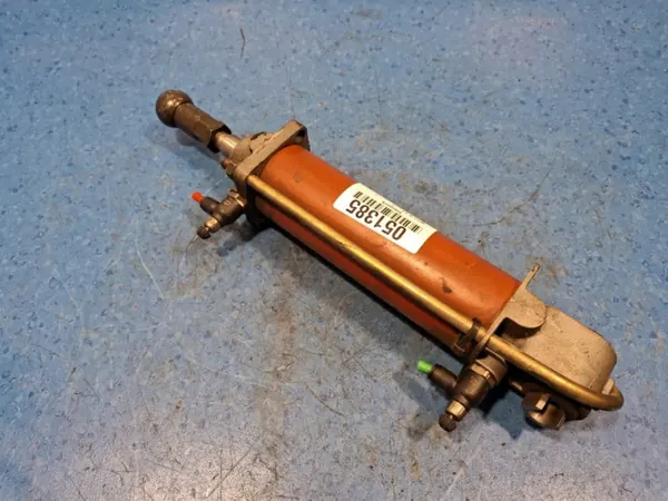 Cilindro de puerta MAN A21 OEM 4726000106 - Usado image 3