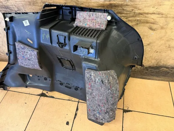 OEM 76281-68P10 Vänster bakluckefoder Suzuki Baleno II image 5