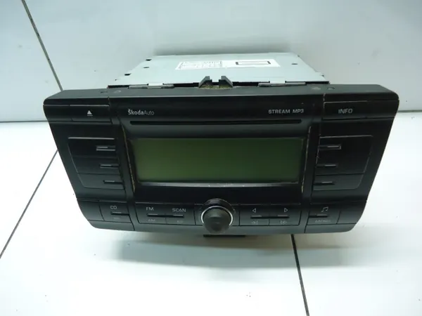 Peça OEM SKODA CD VISTEON VP68BF-18C815-BA usada image 2