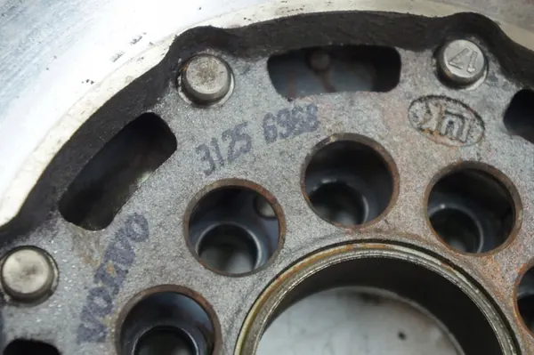 Kaksoismassaväkäri Volvo XC60 31256968 image 3