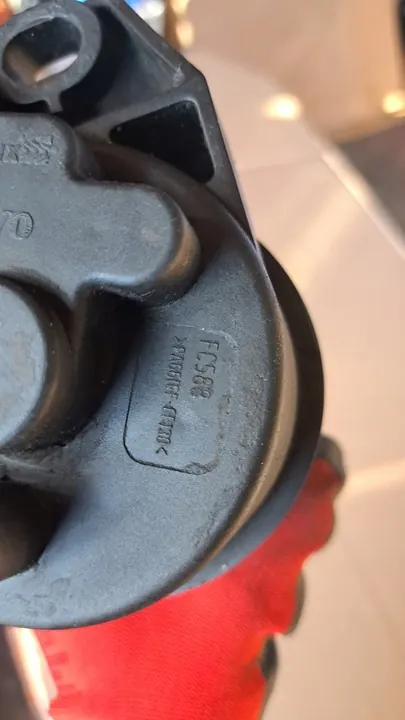 Polttoainesuodattimen kotelo Volvo XC90 2.4 D5 image 5