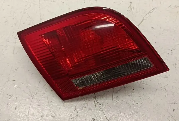 Luz trasera izquierda Audi A3 8P Sportback 8P4945093 image 3