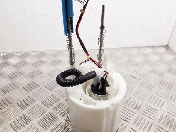 Brandstofpomp Audi Q3 8U 2012 5N0919051K image 4