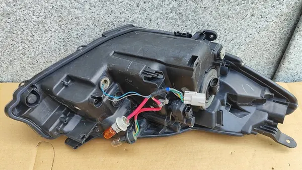 Faros izquierdo Toyota Yaris III OE 811700DA30 image 5