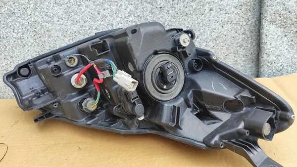 Faros izquierdo Toyota Yaris III OE 811700DA30 image 7