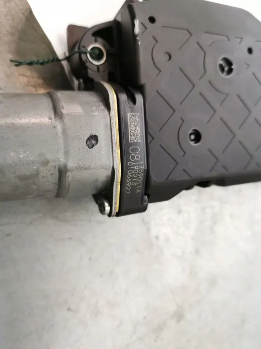Moteur de toit ouvrant Subaru Forester OEM FBZ14769 image 3