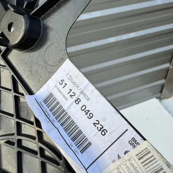 BMW 5 F10 F11 Garde-boue OEM 51128049241 image 3