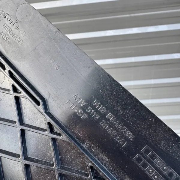 BMW 5 F10 F11 Garde-boue OEM 51128049241 image 4