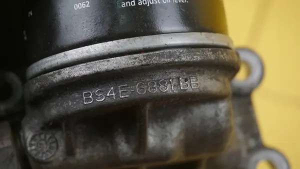 Ford OEM BS4E-6881-BB Oliefilterbasis - Gebruikt image 4