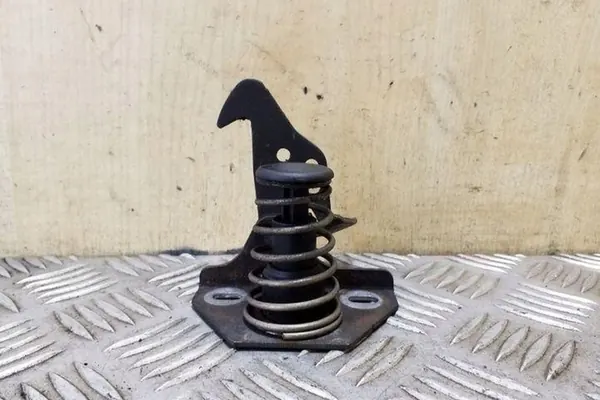 BMW X3 E83 Säkerhetsfäste 51237034256 image 4