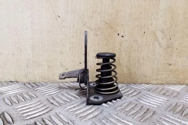 BMW X3 E83 Säkerhetsfäste 51237034256 image 5