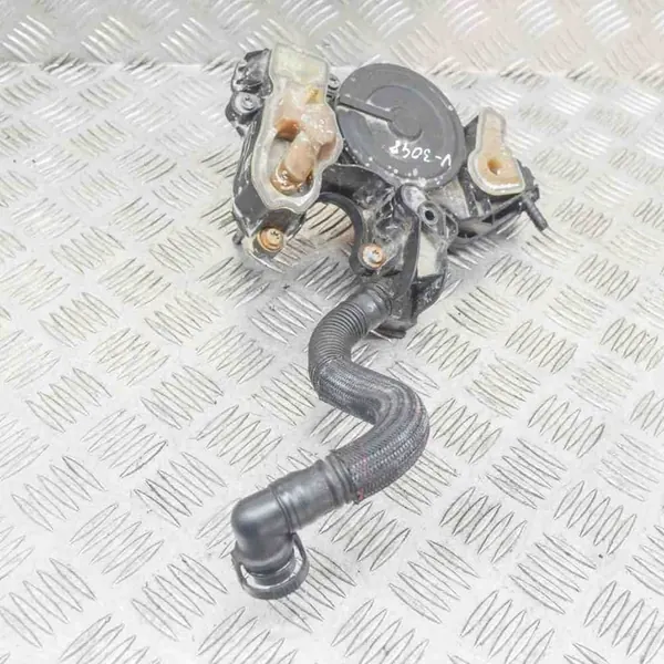 Oljesepartor VW Golf VII 06K103495AA image 3