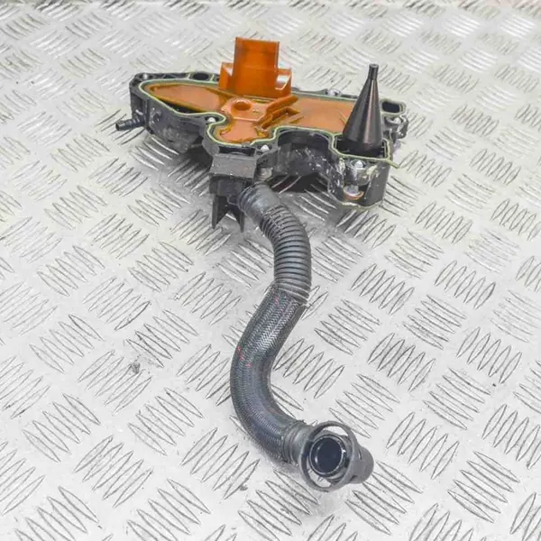 Oljesepartor VW Golf VII 06K103495AA image 5