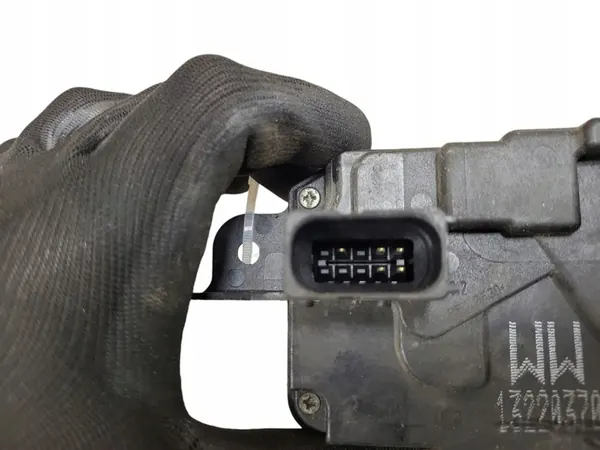 Höger framdörrslås OPEL ZAFIRA B 13220370 image 5