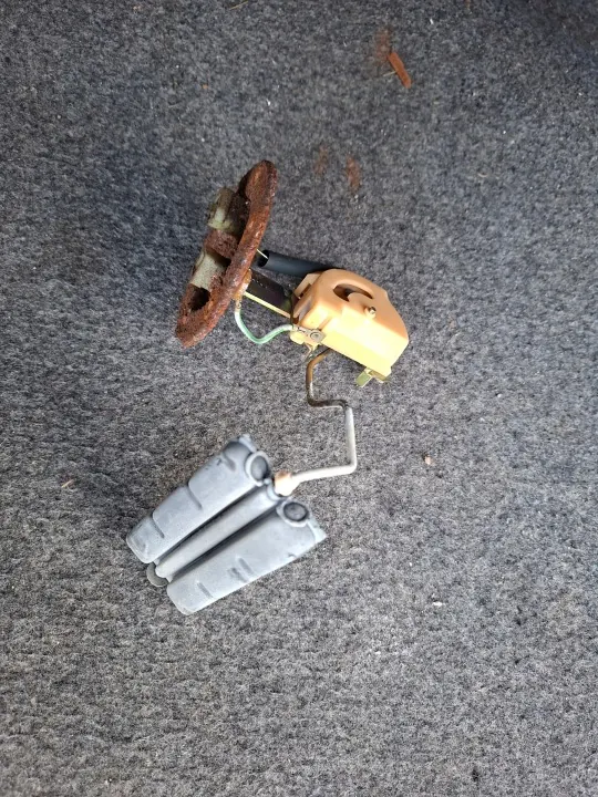 Sensor de nivel de combustible OEM 7688889 Polonez Caro image 2