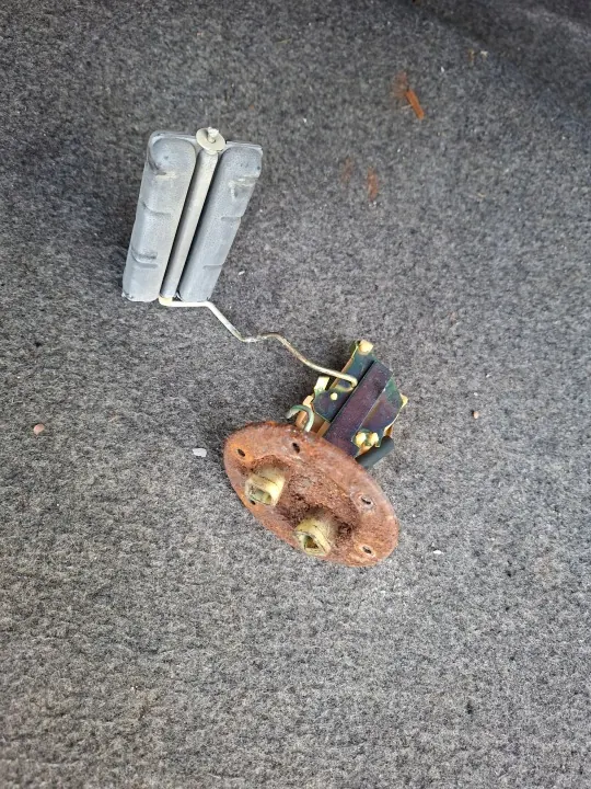 Sensor de nivel de combustible OEM 7688889 Polonez Caro image 3