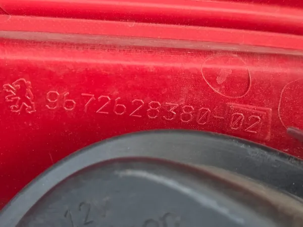 PEUGEOT 208 I Luz Trasera Derecha 9672628380-02 image 9