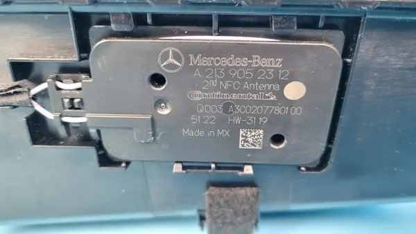 Compartimento console central Mercedes EQE W295 OEM A2976809706 image 6